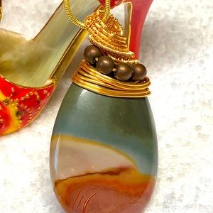 ✨💕handcrafted polychrome jasper and beaded pendant with chain included free